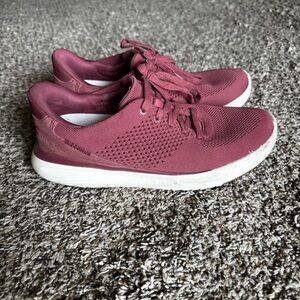 Kizik Men’s 6.5 Women’s‎ 8 Lima Maroon Red Sneakers Athletic Hands Free